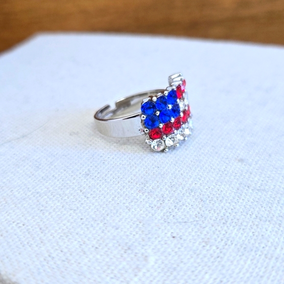 Patriotic American Flag Rhinestone Ring Adjustable Size - Picture 2 of 5